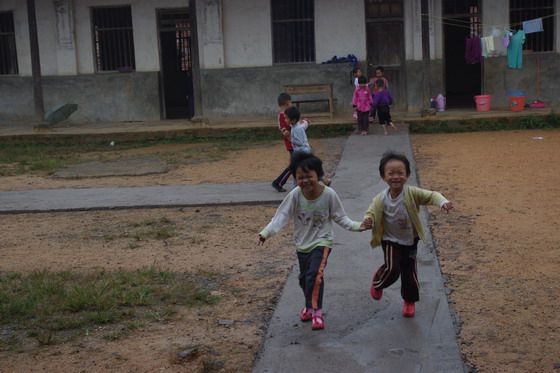 /images/201010/playing2.jpg